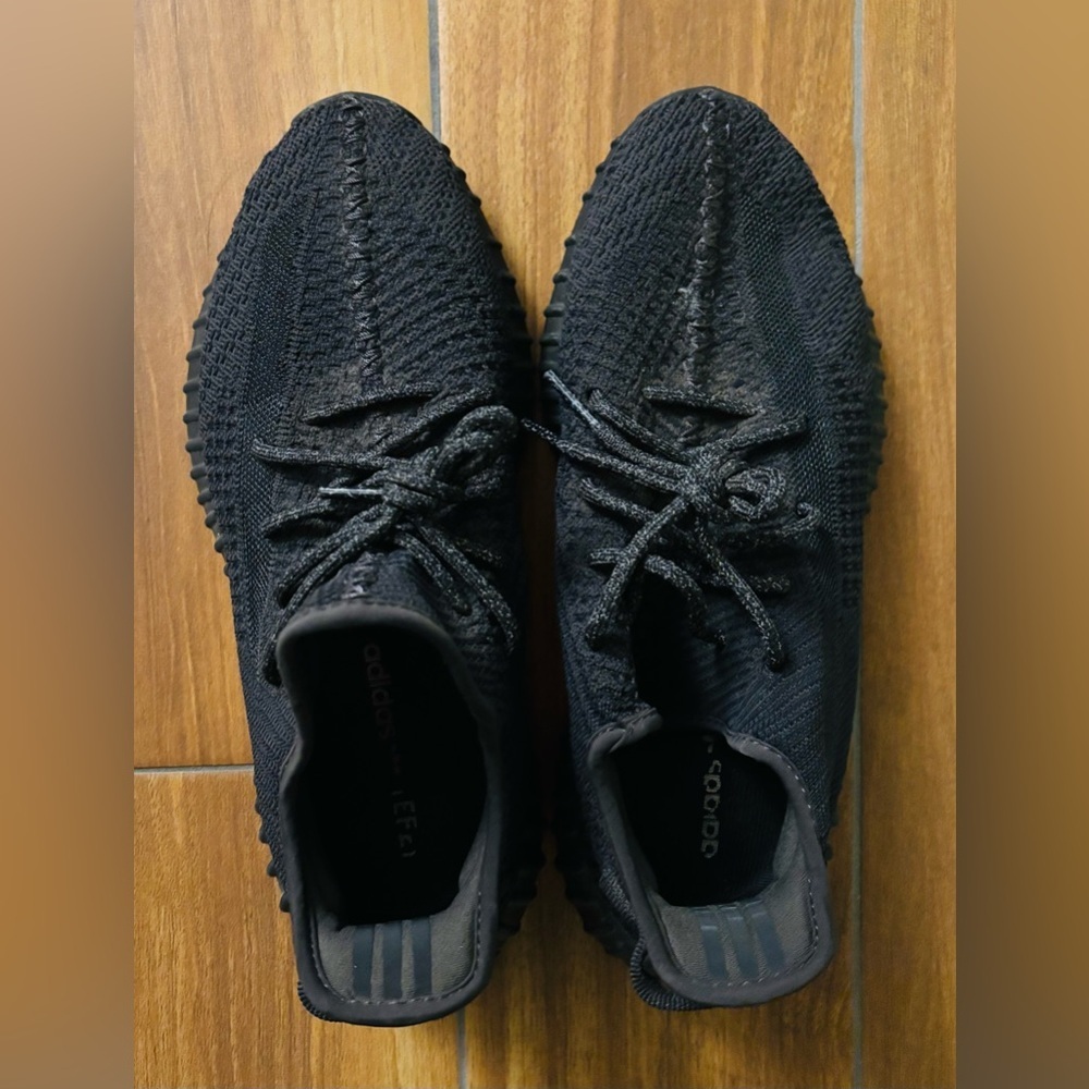 adidas Yeezy Triple Black Boost 350 V2 Sneaker Tennis Shoe Size: 9.5 - Picture 5 of 7